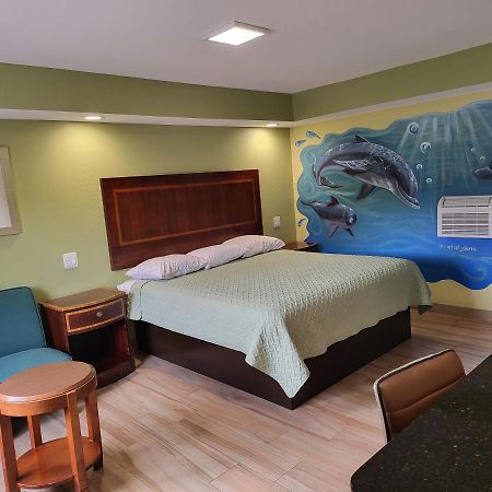 Travel Inn Of ריביירה ביץ' מראה חיצוני תמונה