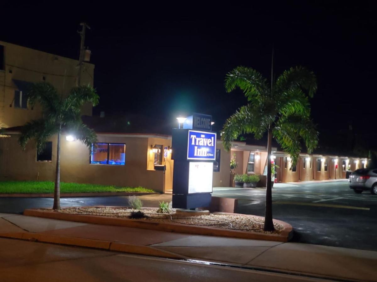 Travel Inn Of ריביירה ביץ' מראה חיצוני תמונה